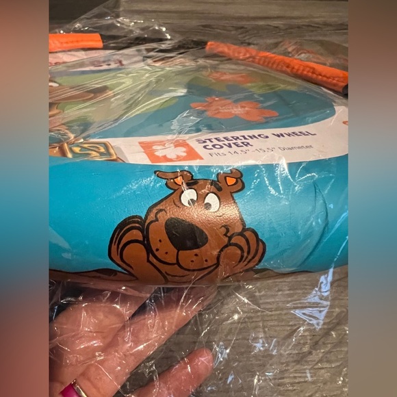 Scooby Doo Steering Wheel Cover NIP Limited Edition - Picture 5 of 6